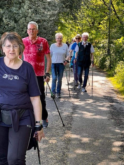 Lungensportgruppe in Velbert NordicWalking1 - Lungensport in Velbert - Übungsleiterin Tanja Engelen im Interview