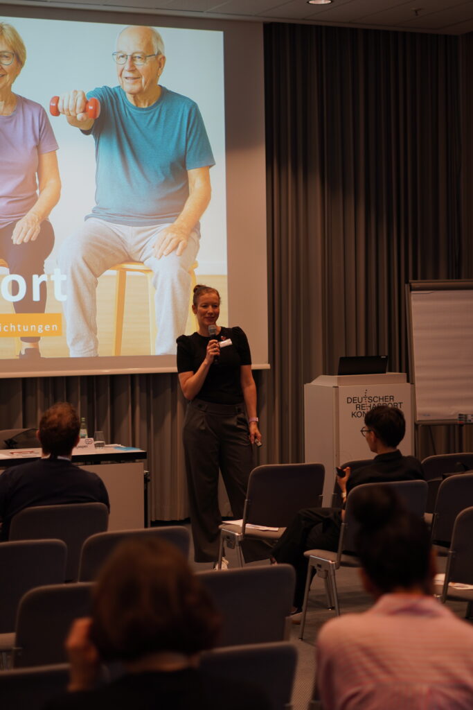 TeamRehasport auf der therapie MÜNCHEN 2026 und dem 2. Rehasport-Kongress: Austausch, Trends und Branchenimpulse 11 10 Helen Vortrag 3 1 - TeamRehasport auf der therapie MÜNCHEN 2026 und dem 2. Rehasport-Kongress: Austausch, Trends und Branchenimpulse